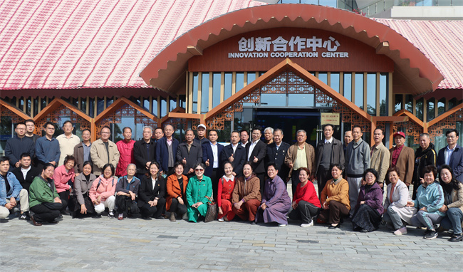 市委老干部局组织老党员参观中国-东盟绿色...